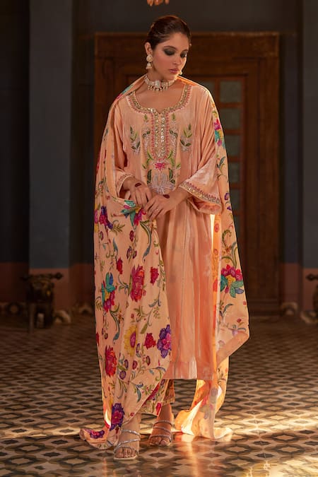 Shop Negra Elegante Ivory Silk, Velvet Embroidery, Gota Patti Collared Floral Kurta Set Online at Aza Fashions Shop_Negra Elegante_Ivory Silk, Velvet Embroidery, Gota Patti Collared Floral Kurta Set _Online_at_Aza_Fashions