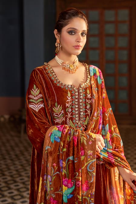 Negra Elegante Brown Silk, Velvet Zari, Gota Patti, Embroidery Split Copper Floral Kurta Set at Aza Fashions Negra Elegante_Brown Silk, Velvet Zari, Gota Patti, Embroidery Split Copper Floral Kurta Set _at_Aza_Fashions