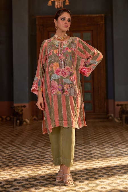 Shop Negra Elegante Green Silk, Velvet Embroidery, Tassels, Sequins Round Floral Phiran And Pant Set Online at Aza Fashions Shop_Negra Elegante_Green Silk, Velvet Embroidery, Tassels, Sequins Round Floral Phiran And Pant Set _Online_at_Aza_Fashions