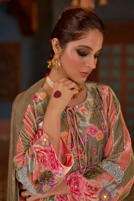 Negra Elegante Green Silk, Velvet Embroidery, Tassels, Sequins Round Floral Phiran And Pant Set at Aza Fashions Negra Elegante_Green Silk, Velvet Embroidery, Tassels, Sequins Round Floral Phiran And Pant Set _at_Aza_Fashions