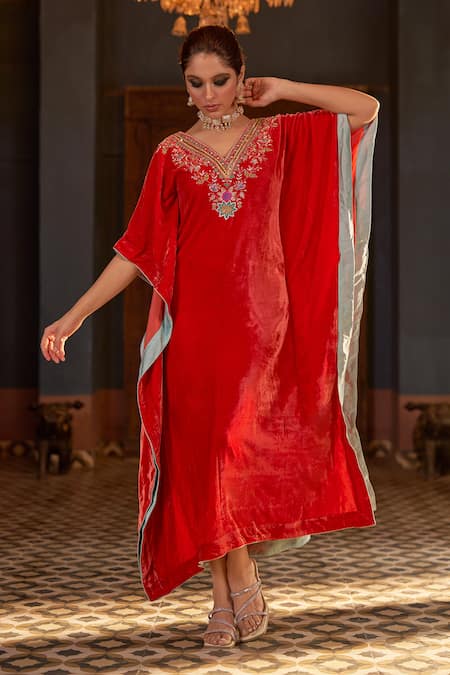 Negra Elegante Naaz Silk Gota Embroidered Kaftan 