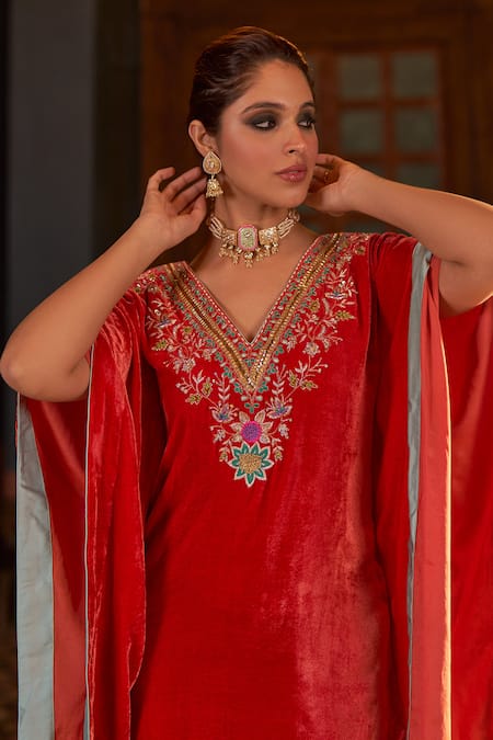 Shop Negra Elegante Orange Silk Embroidery V-neck Velvet Kaftan With Gota Work Online at Aza Fashions Shop_Negra Elegante_Orange Silk Embroidery V-neck Velvet Kaftan With Gota Work _Online_at_Aza_Fashions