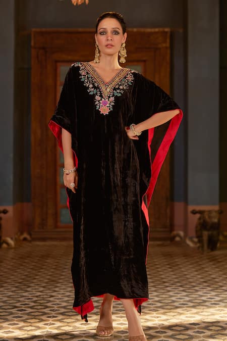 Negra Elegante Naaz Silk Zardosi Embroidered Kaftan 