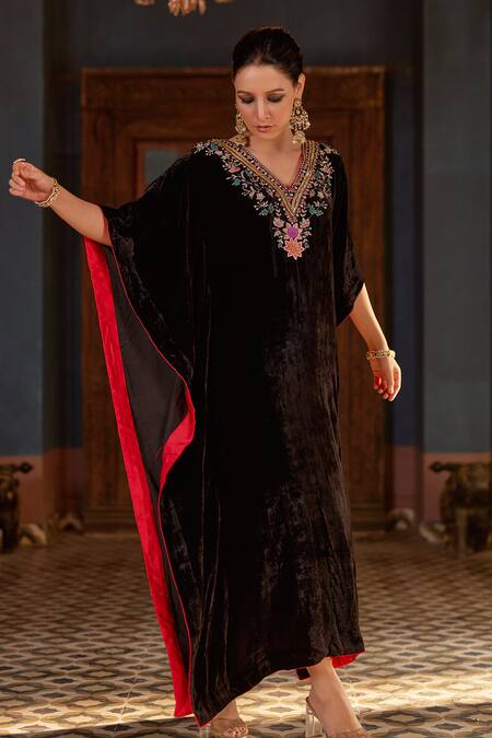 Shop Negra Elegante Black Silk Embroidery, Zari V-neck Zardosi Kaftan Online at Aza Fashions Shop_Negra Elegante_Black Silk Embroidery, Zari V-neck Zardosi Kaftan _Online_at_Aza_Fashions