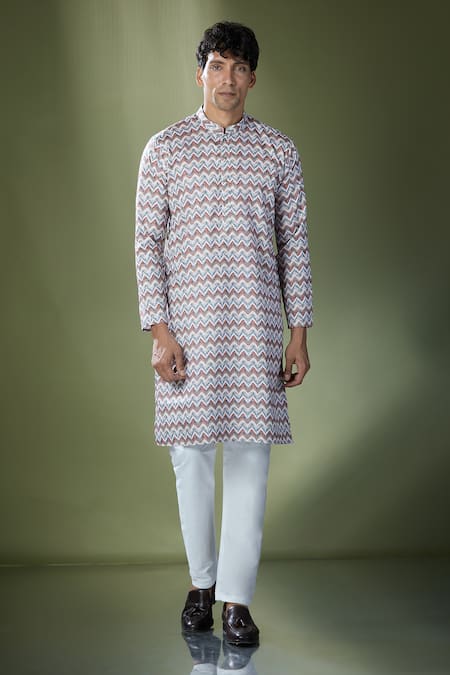 Shop Rng Safawala White Cotton, Silk Chevron Print Kurta Set Online at Aza Fashions Shop_Rng Safawala_White Cotton, Silk Chevron Print Kurta Set_Online_at_Aza_Fashions