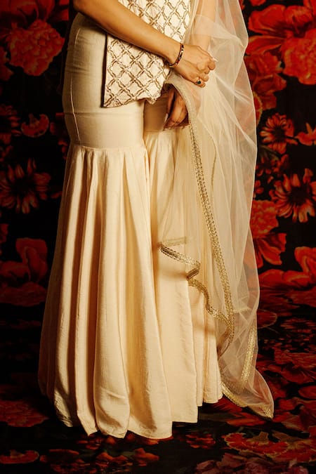 House Of TA-YA Off White Chanderi, Net Beads, Zari Round Neck Zardozi Embroidered Kurta Set Online at Aza Fashions House Of TA-YA_Off White Chanderi, Net Beads, Zari Round Neck Zardozi Embroidered Kurta Set _Online_at_Aza_Fashions