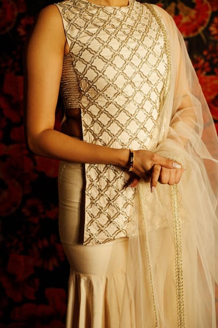 Shop House Of TA-YA Off White Chanderi, Net Beads, Zari Round Neck Zardozi Embroidered Kurta Set Online at Aza Fashions Shop_House Of TA-YA_Off White Chanderi, Net Beads, Zari Round Neck Zardozi Embroidered Kurta Set _Online_at_Aza_Fashions