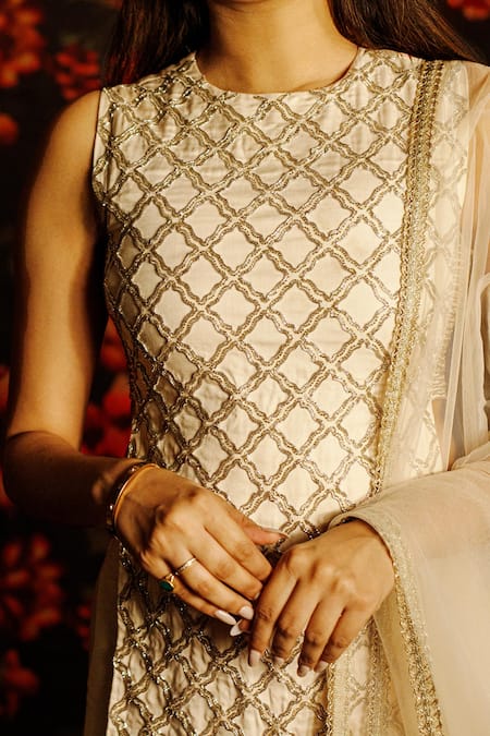 House Of TA-YA Off White Chanderi, Net Beads, Zari Round Neck Zardozi Embroidered Kurta Set at Aza Fashions House Of TA-YA_Off White Chanderi, Net Beads, Zari Round Neck Zardozi Embroidered Kurta Set _at_Aza_Fashions