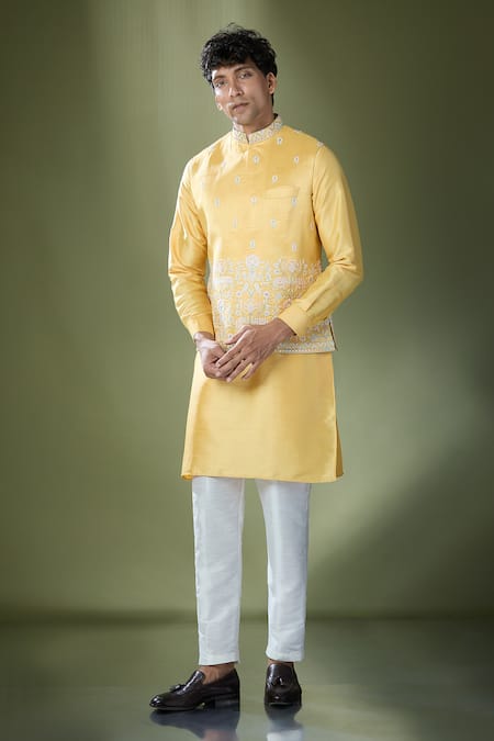 RNG Safawala Thread Embroidered Bundi With Kurta Set 