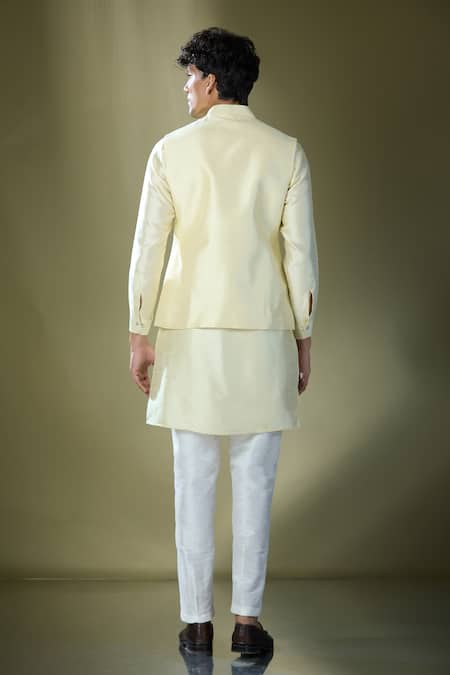 Shop Rng Safawala Green Silk, Cotton Beads, Embroidery Heart Bundi Set at Aza Fashions Shop_Rng Safawala_Green Silk, Cotton Beads, Embroidery Heart Bundi Set _at_Aza_Fashions