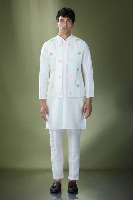 Shop Rng Safawala White Silk, , Satin Sequins, Embroidery Heart Motif Bundi Set Online at Aza Fashions Shop_Rng Safawala_White Silk, , Satin Sequins, Embroidery Heart Motif Bundi Set _Online_at_Aza_Fashions