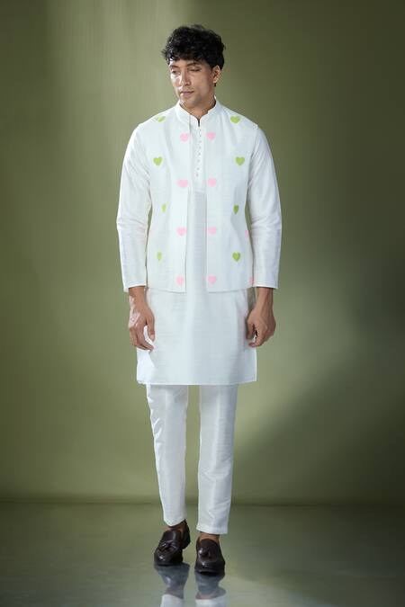 Rng Safawala White Silk, , Satin Sequins, Embroidery Heart Motif Bundi Set at Aza Fashions Rng Safawala_White Silk, , Satin Sequins, Embroidery Heart Motif Bundi Set _at_Aza_Fashions