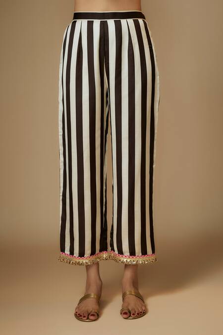 Buy_Kriti Bapna_White Cotton Satin Tassels, Fringe V-neck Stripe Embroidered Kurta Set _Online_at_Aza_Fashions