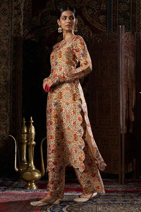 17:17 By Simmi Saboo_Beige Raw Silk Embellished Floral Round Kurta Pant Set _Online_at_Aza_Fashions