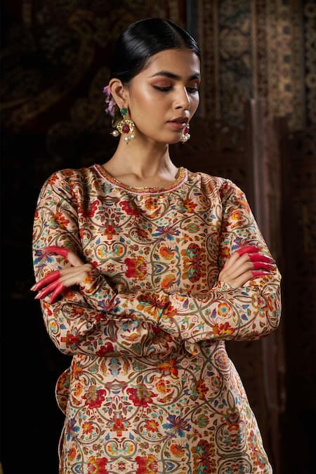 17:17 By Simmi Saboo_Beige Raw Silk Embellished Floral Round Kurta Pant Set _at_Aza_Fashions