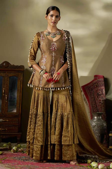 Buy_17:17 By Simmi Saboo_Gold Silk, Organza Pearls, Sequins, Beads Floral Embellished Peplum Kurta Set _Online_at_Aza_Fashions