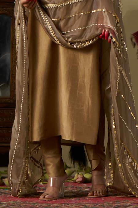 17:17 By Simmi Saboo_Gold Liquid Organza Embellished Pearl V Neck Kurta Set _Online_at_Aza_Fashions