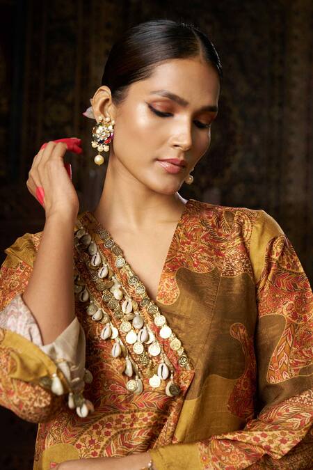 Buy_17:17 By Simmi Saboo_Gold Raw Silk Embellished Collage V Neck Print Kurta Set _Online_at_Aza_Fashions