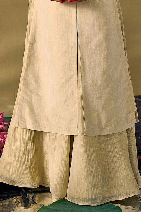 17:17 By Simmi Saboo_Beige Silk, Cotton Pearls, Sequins, Beads Floral Embellished Jacket Kurta Set _Online_at_Aza_Fashions