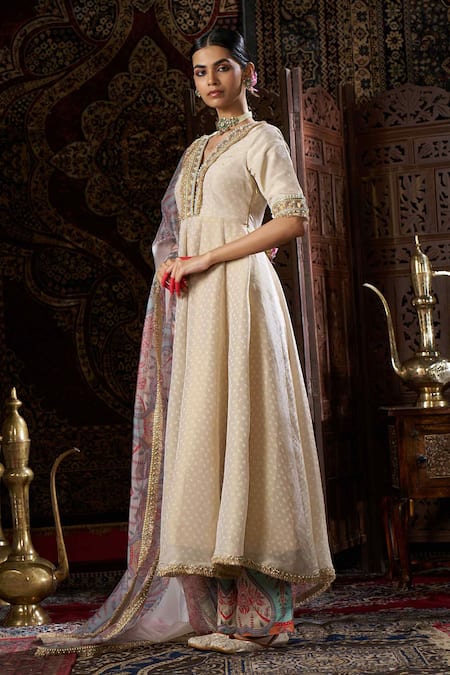 17:17 By Simmi Saboo_Beige Organza, Silk Pearls, Sequins, Gota Patti V-neck Border Butti Anarkali Set _Online_at_Aza_Fashions