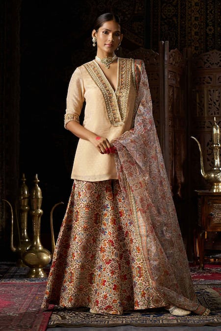 17:17 By Simmi Saboo Floral Gota Embroidered Kurta Set 