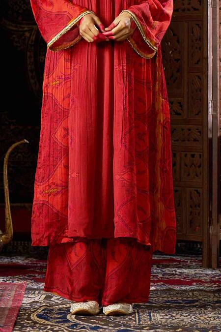 17:17 By Simmi Saboo_Orange Silk, Organza Pearls, Sequins, Beads V-neck Floral Embroidered Kurta Set _Online_at_Aza_Fashions