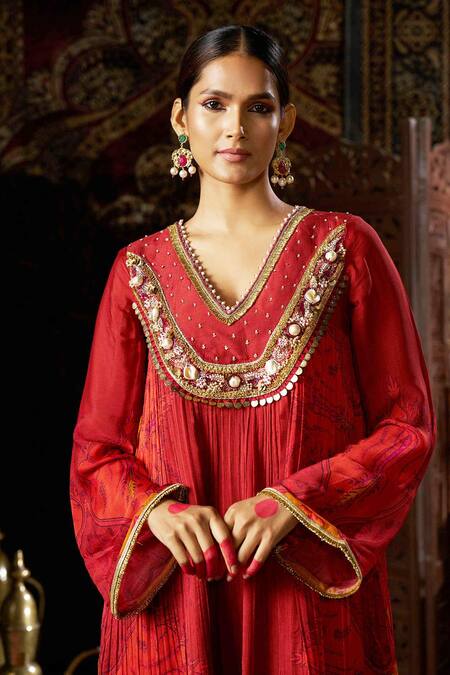 Buy_17:17 By Simmi Saboo_Orange Silk, Organza Pearls, Sequins, Beads V-neck Floral Embroidered Kurta Set _Online_at_Aza_Fashions