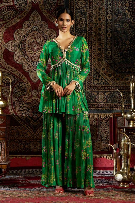 Buy_17:17 By Simmi Saboo_Green Raw Silk Embellished Shell V-neck Floral Print Peplum Kurta Set _Online_at_Aza_Fashions