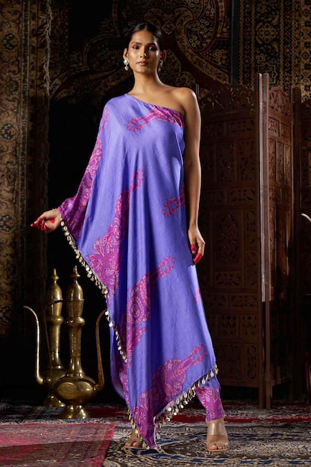 17:17 By Simmi Saboo_Purple Raw Silk Embroidered Shell One Shoulder Floral Kurta Set _Online_at_Aza_Fashions