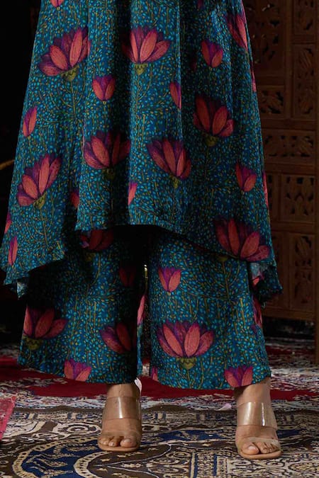 17:17 By Simmi Saboo_Blue Raw Silk Printed Lotus V-neck High-low Kurta Set _Online_at_Aza_Fashions