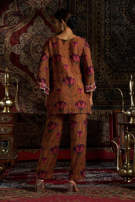 17:17 By Simmi Saboo Floral Printed Kurta Set 