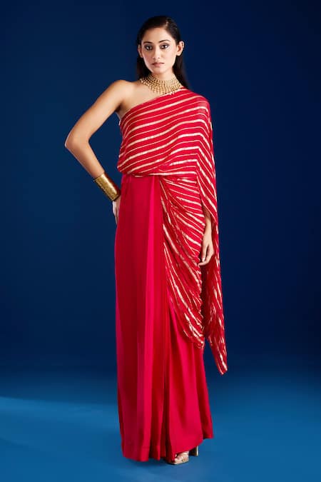 Aapro Eraya Woven Concept Saree Gown 