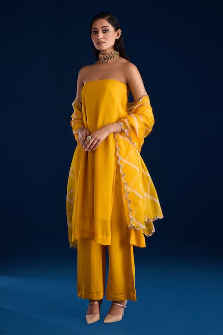 Buy_Aapro_Yellow Velvet, Organza Embroidery Bandeau Neck Tube Kurta Pant Set _Online_at_Aza_Fashions