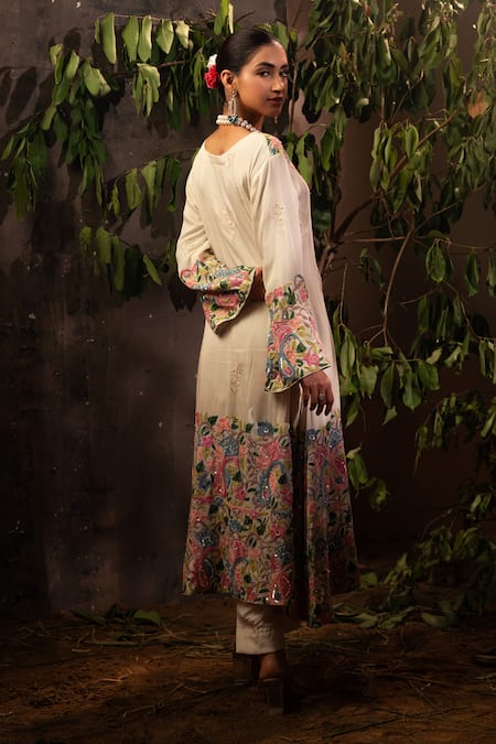 Angad Creations White Georgette, Crepe Embroidery, Sequins V-neck Gradient Anarkali Pant Set Online at Aza Fashions Angad Creations_White Georgette, Crepe Embroidery, Sequins V-neck Gradient Anarkali Pant Set _Online_at_Aza_Fashions