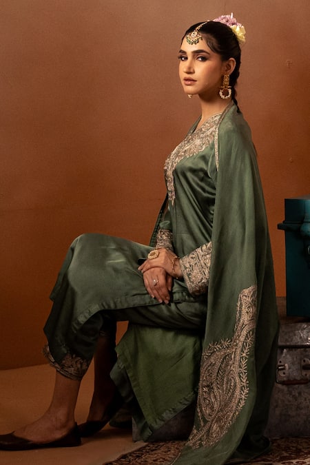 Buy Angad Creations Green Organza, Cotton Satin Zari V-neck Embroidered Kurta Pant Set Online at Aza Fashions Buy_Angad Creations_Green Organza, Cotton Satin Zari V-neck Embroidered Kurta Pant Set _Online_at_Aza_Fashions