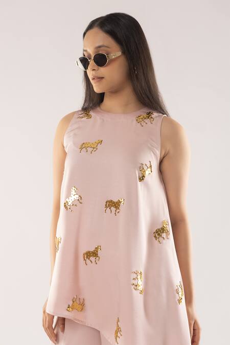 Kriti Bapna_Pink Cotton Satin Rhinestones Round Neck Horse Embellished Asymmetric Kurta Set _Online_at_Aza_Fashions