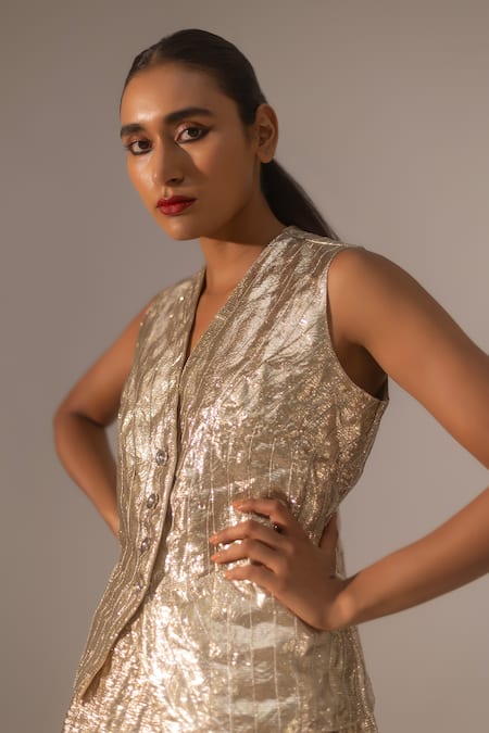 Buy_Kriti Bapna_Gold Gota Patti V-neck Shimmer Waistcoat And Skirt Set 