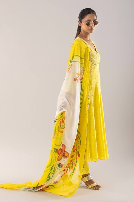Kriti Bapna_Yellow Viscose, Silk Sequins, Embroidery V-neck Floral Mirrorwork Anarkali Set _Online_at_Aza_Fashions
