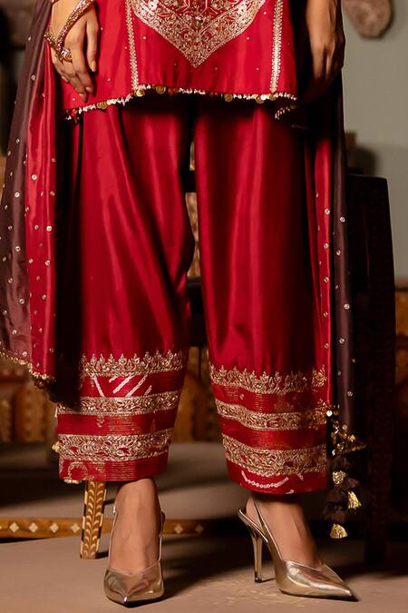 Pooja-Keyur Maroon Silk Embroidery V-neck Kurta Set Online at Aza Fashions Pooja-Keyur_Maroon Silk Embroidery V-neck Kurta Set _Online_at_Aza_Fashions