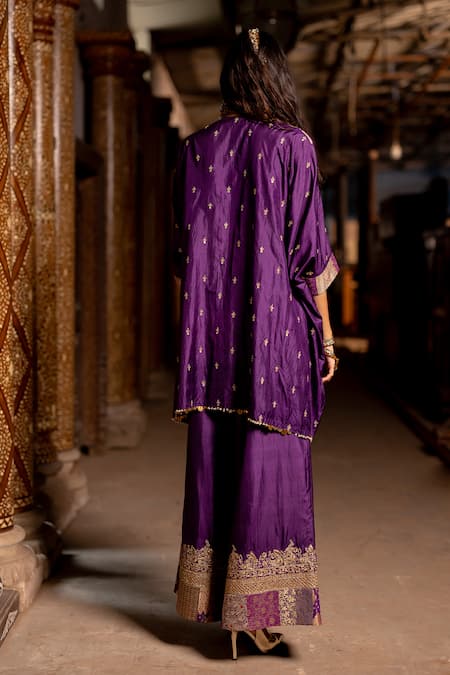 Shop Pooja-Keyur Purple Silk Embroidery V-neck Aari Kurta Set at Aza Fashions Shop_Pooja-Keyur_Purple Silk Embroidery V-neck Aari Kurta Set _at_Aza_Fashions