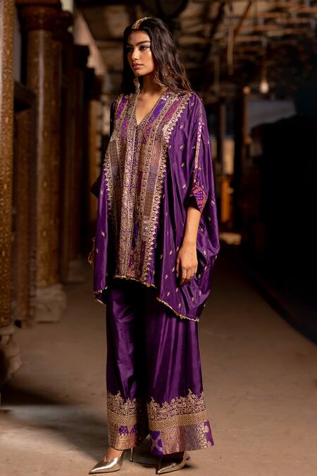 Pooja-Keyur Purple Silk Embroidery V-neck Aari Kurta Set Online at Aza Fashions Pooja-Keyur_Purple Silk Embroidery V-neck Aari Kurta Set _Online_at_Aza_Fashions