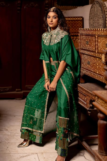 Pooja-Keyur Emerald Green Aari Embroidered Cape Set 
