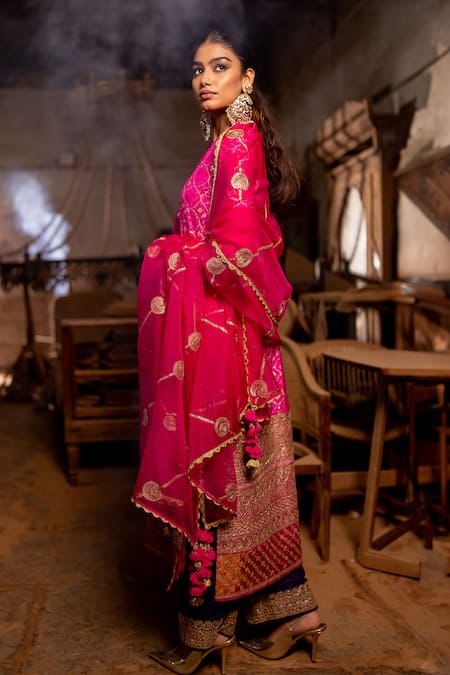 Pooja-Keyur Aari Embroidered Pink Dupatta 