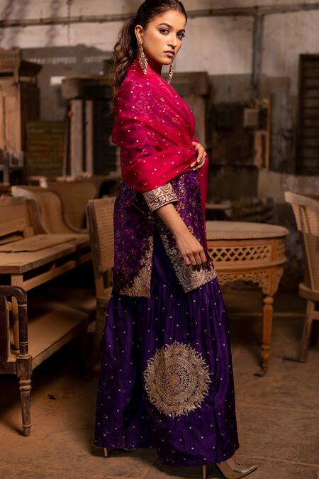 Pooja-Keyur Rani Pink Aari Embroidered Dupatta 