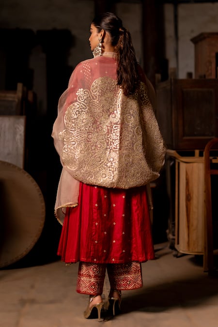 Pooja-Keyur Aari Embroidered Beige Dupatta 