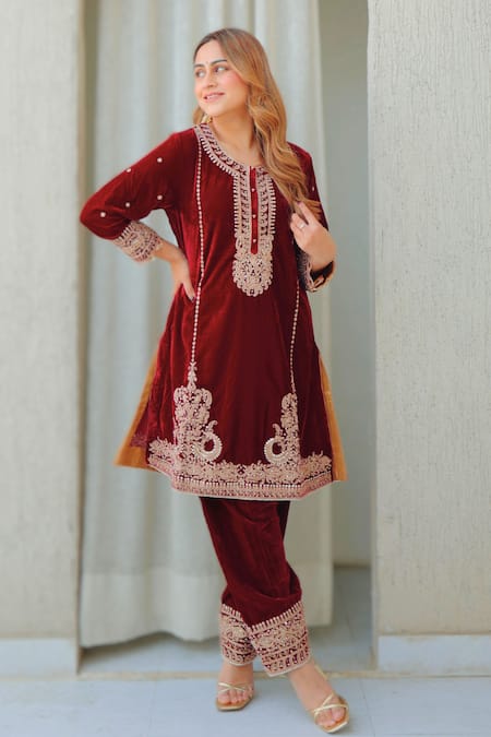 Sheetal Batra Maroon Silk Velvet Embroidered Kirandori Round Ayat Work Kurta And Salwar Set 