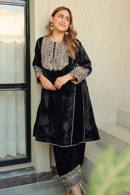 Sheetal Batra Black Silk, Velvet Embroidery Round Neck Kirandori Kurta And Salwar Set Online at Aza Fashions Sheetal Batra_Black Silk, Velvet Embroidery Round Neck Kirandori Kurta And Salwar Set _Online_at_Aza_Fashions