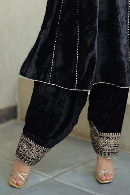 Buy Sheetal Batra Black Silk, Velvet Embroidery Round Neck Kirandori Kurta And Salwar Set Buy_Sheetal Batra_Black Silk, Velvet Embroidery Round Neck Kirandori Kurta And Salwar Set