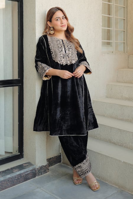 Shop Sheetal Batra Black Silk, Velvet Embroidery Round Neck Kirandori Kurta And Salwar Set Shop_Sheetal Batra_Black Silk, Velvet Embroidery Round Neck Kirandori Kurta And Salwar Set