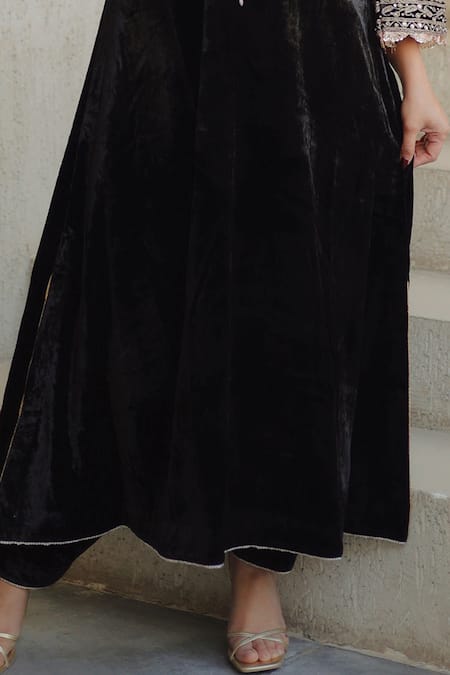 Buy_Sheetal Batra_Black Silk, Velvet Embroidery Round Neck Kirandori Kurta Set _Online_at_Aza_Fashions